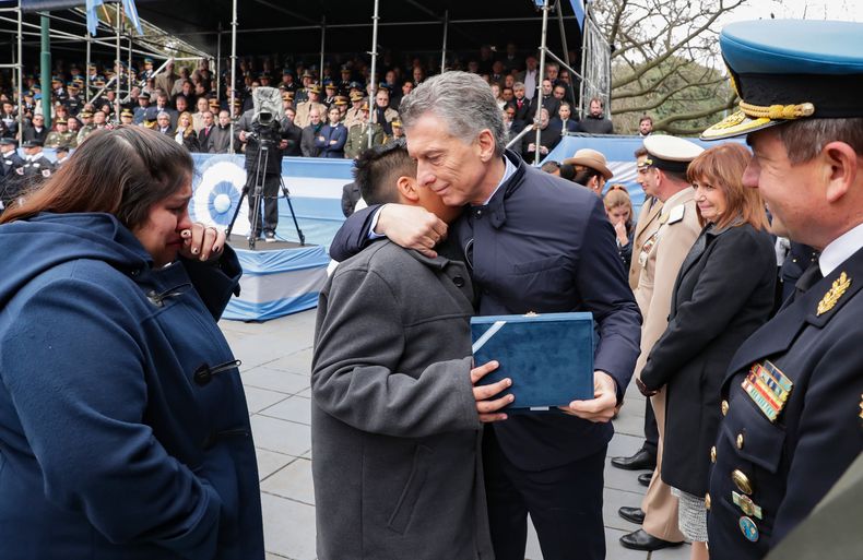 macri policias.jpg
