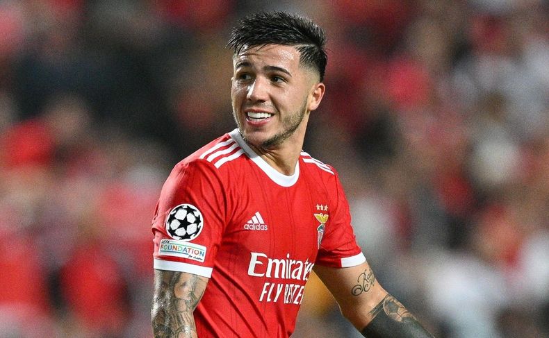enzo_fernandez_benfica_x2x_crop1673392706199.jpg_242310155.jpg