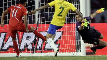 Con un gol con la mano, Perú dio el batacazo y eliminó a Brasil
