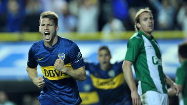 Boca goleó y se aleja en la punta