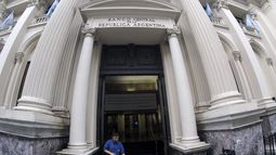 Impacto para los ahorristas: el Banco Central bajó la tasa de referencia al 60%