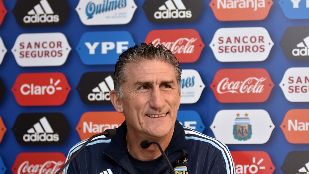 Bauza patea el tablero: sacó a Higuaín y movió defensa y mediocampo
