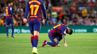 Messi se fue del partido ante el Villarreal por una molestia en la pierna