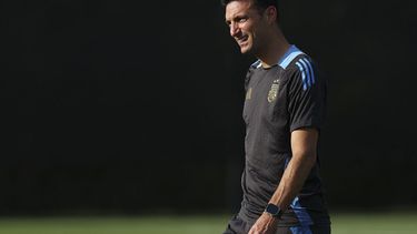Scaloni: Si Messi está bien juega, y si no juega los últimos 30 minutos