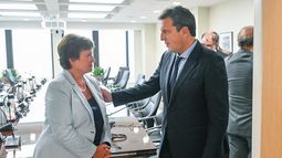 El FMI pide más ajuste en salarios públicos y jubilaciones, y suba de tarifas