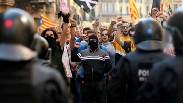 Incidentes y detenidos en Barcelona durante protesta de independentistas