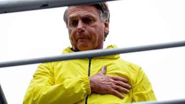 Bolsonaro interrumpió un acto y fue internado de urgencia en un hospital