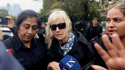 Las dos jubiladas que le prestaron dólares a Adorni señalaron a sus hijos por la venta del departamento Las dos jubiladas que le prestaron dólares a Adorni señalaron a sus hijos por la venta del departamento