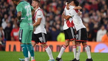 A puro lujo, River goleó a Gimnasia y extendió su ventaja como único líder