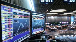 Los bonos en dólares cayeron fuerte y el riesgo país superó los 1.500 puntos