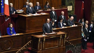 Hollande tras los ataques: Francia está en guerra y no habrá tregua