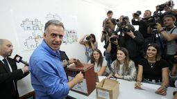 Uruguay: habrá balotaje entre el candidato de la izquierda y el de Lacalle Pou