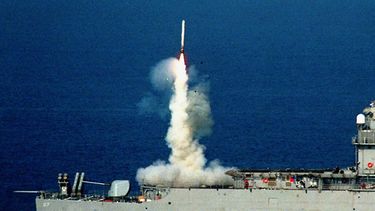 Estados Unidos lanza más de 50 misiles a una base aérea siria