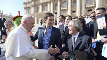 Emotivo encuentro entre Carlitos Balá y el papa Francisco en Roma