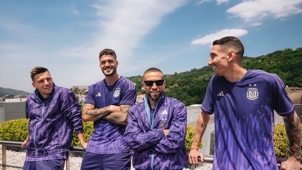 Lanzaron la nueva camiseta suplente del seleccionado argentino