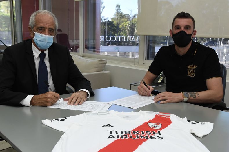 Armani.jpg