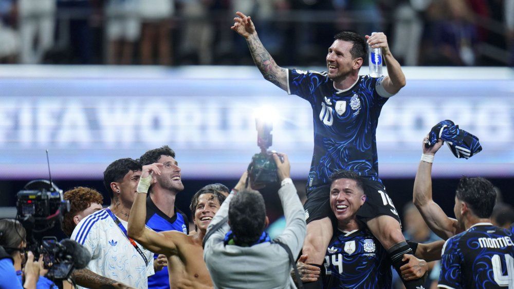 La Selección argentina le ganó un partido épico a Inglaterra y se instaló en la final del Mundial