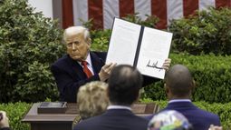 Trump prometió acuerdos justos a los países que negocien los aranceles